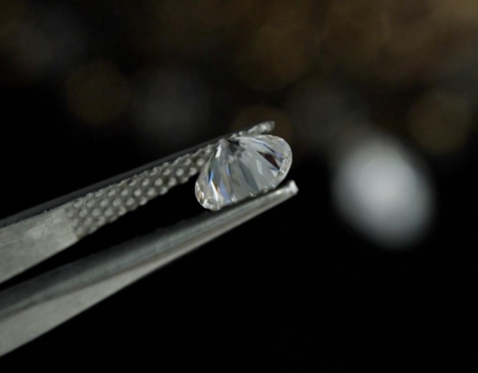 1 Ct Moissanite Clear White D VVS Round Brilliant Cut
